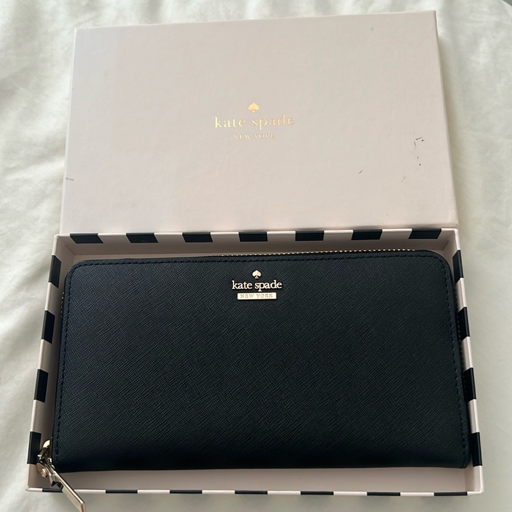 Kate Spade Zip Wallet